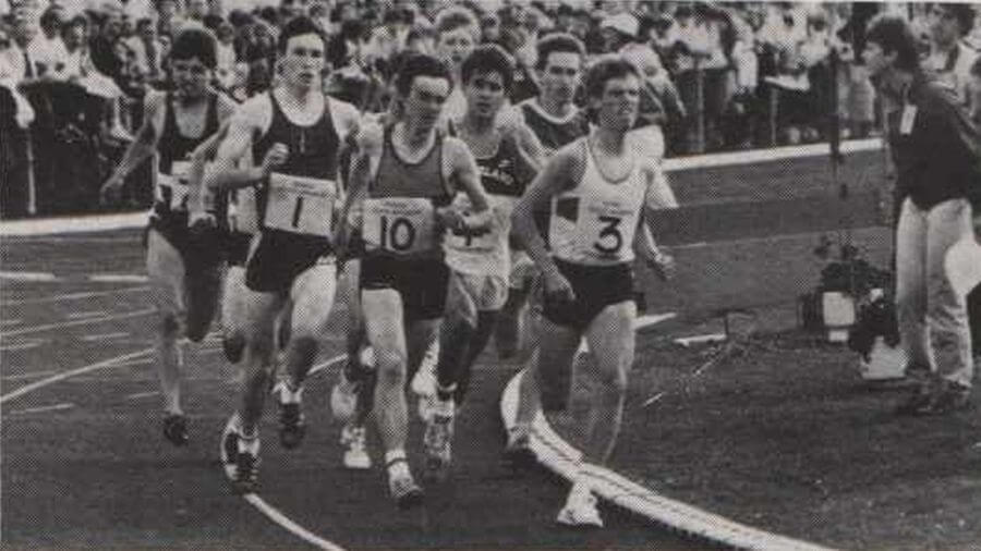 cork city sports 1986 junior men 800m lap 2 go